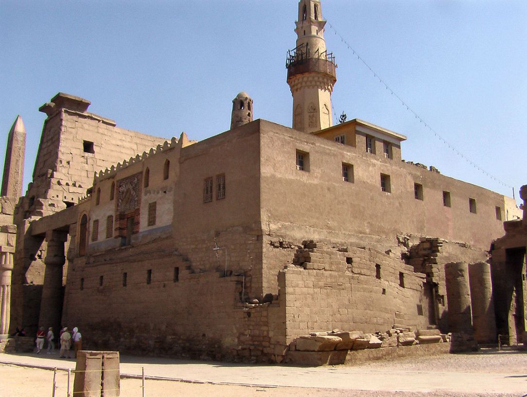 1191px-abou_al-haggag_mosque_2006b
