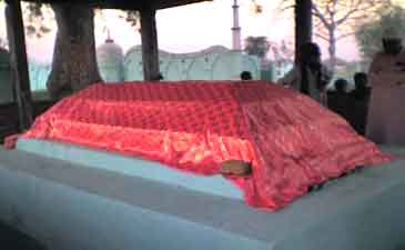 Mazar-e-Mubarak-Hazrat-Shah
