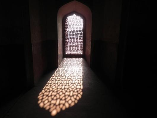 530879_495440383817053_927637765_n